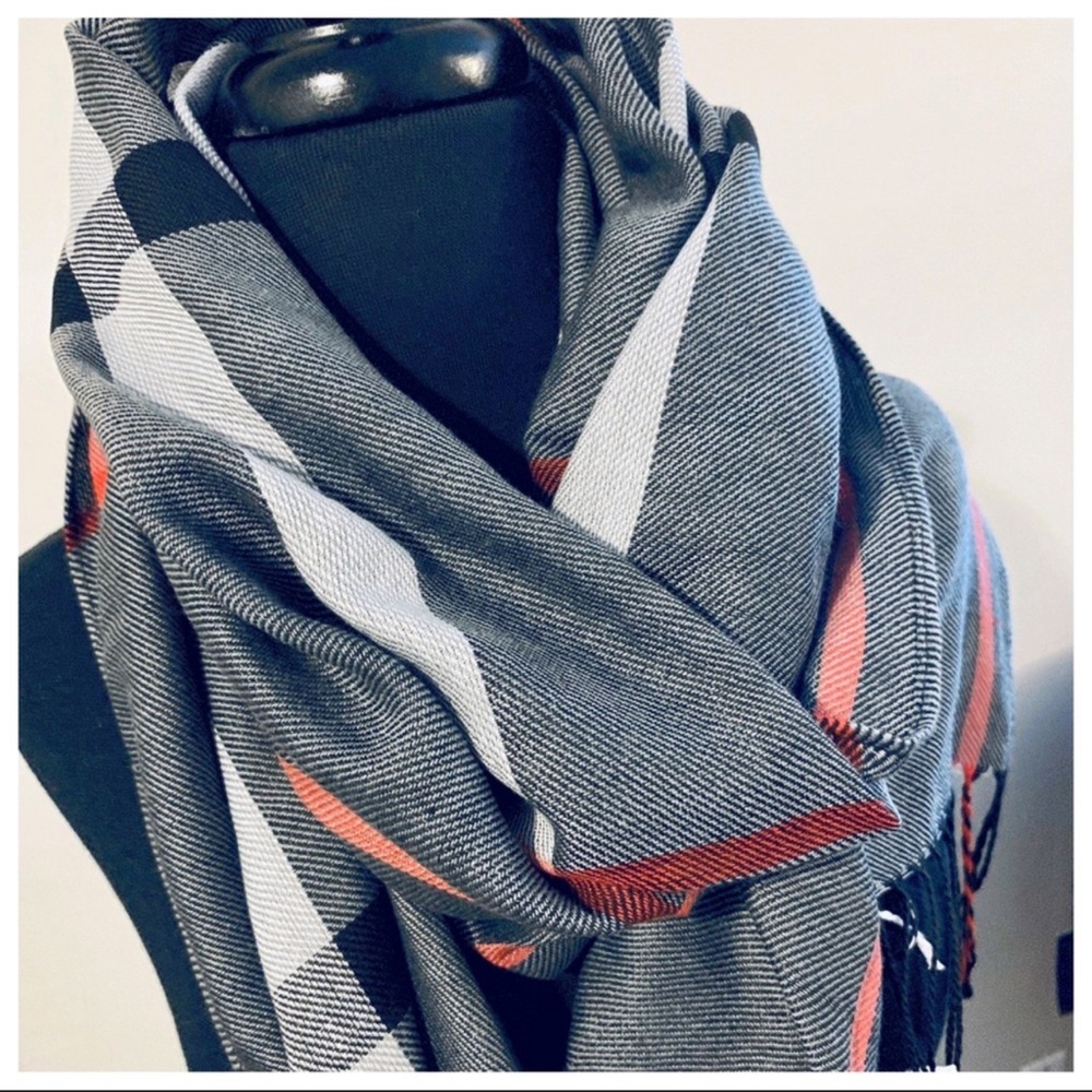 Paris Must Have Classy Black Plaid scarf/shawl - Picture 5 of 7